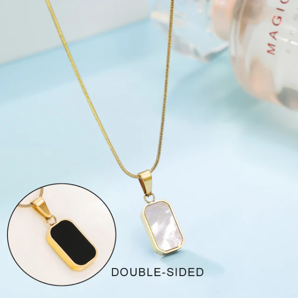 Noir pendant Necklace