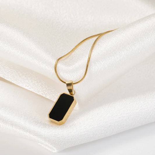 Noir pendant Necklace